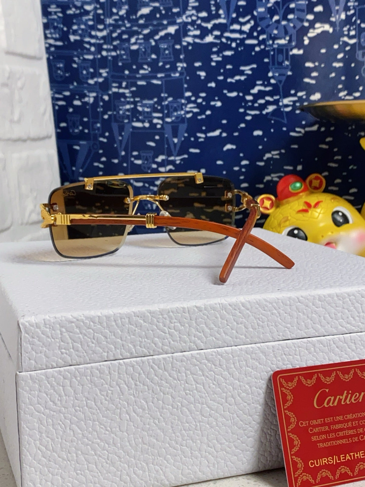 CARTIER PANTHÈRE SQUARE FRAME SUNGLASSES 559671 IN METAL AND WOODEN